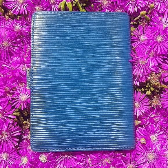 Authentic Louis Vuitton agenda - Picture 2 of 8